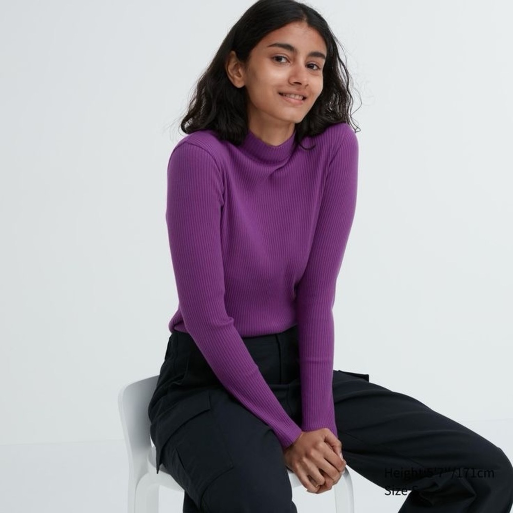 Uniqlo XXS purple mockneck ribbed tee